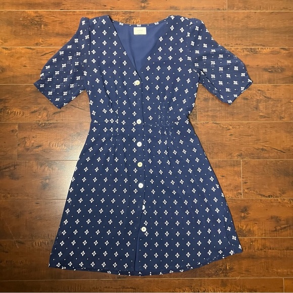 WILFRED Aritzia Mini Button Front A-Line Navy Chiffon Dress Size 2 - Picture 3 of 11